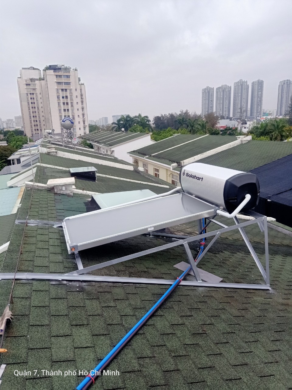 Máy nước nóng 180L – Solahart Premium 180L được hoàn thiện cho hộ gia đình tại Quận 7