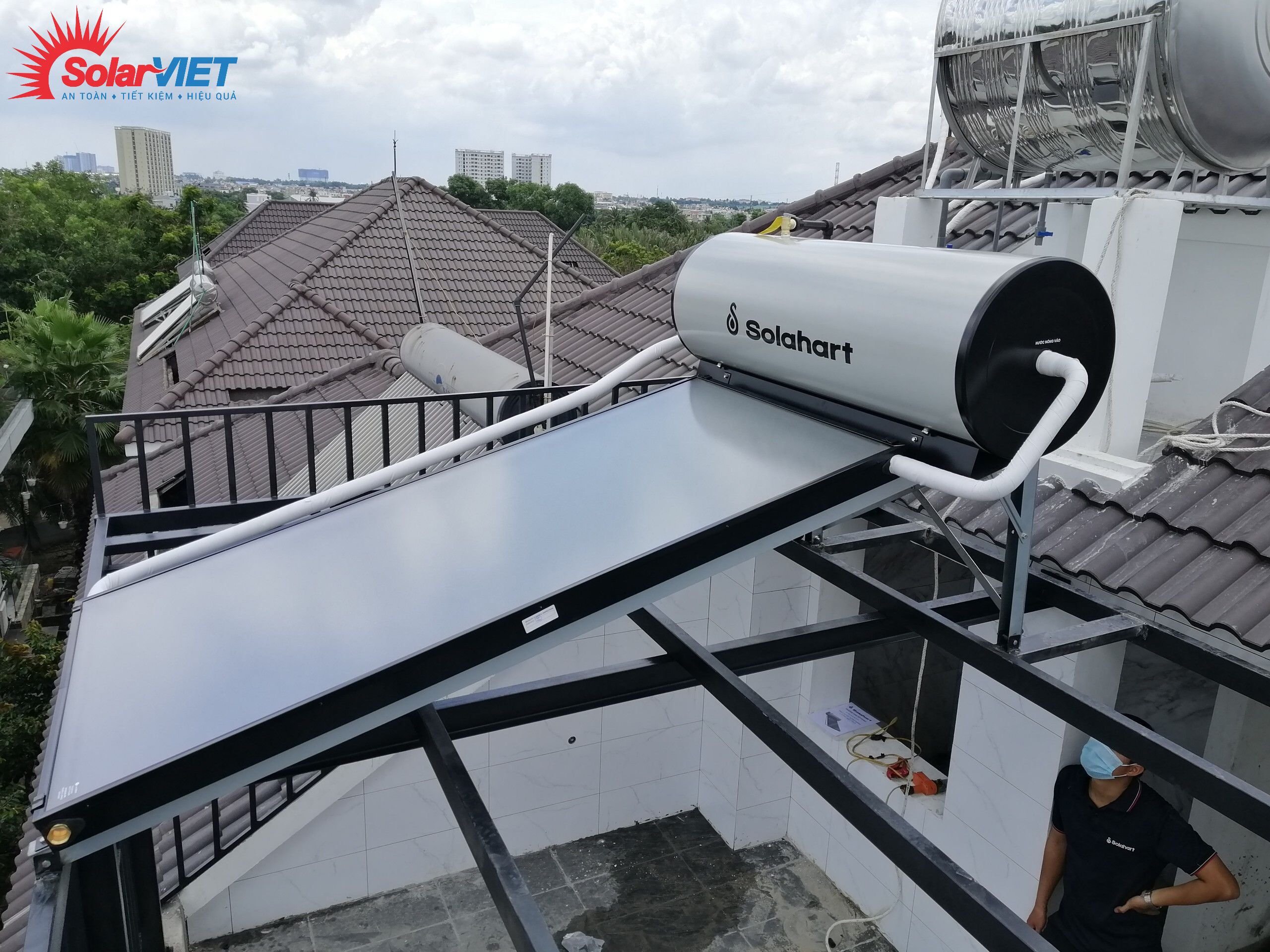 Solahart Sunheat Model 151L- Máy nước nóng năng lượng mặt trời tấm phẳng của Australia