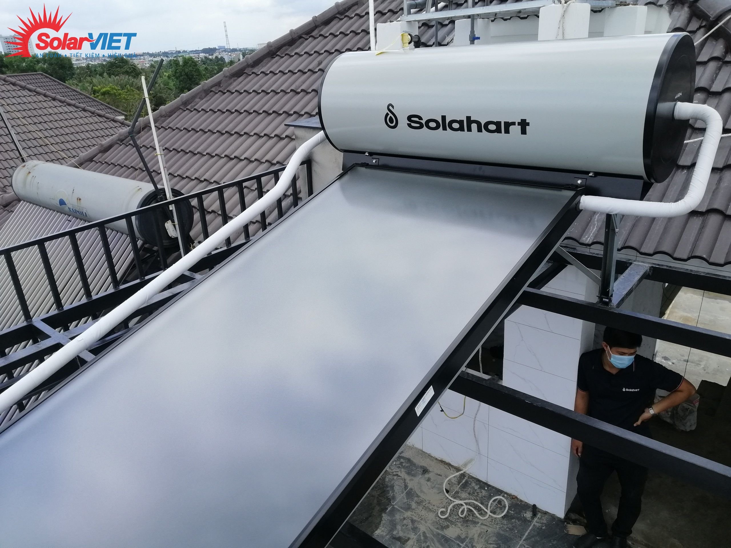 Read more about the article Bàn giao máy nước nóng Solahart 150l tại Thủ Đức