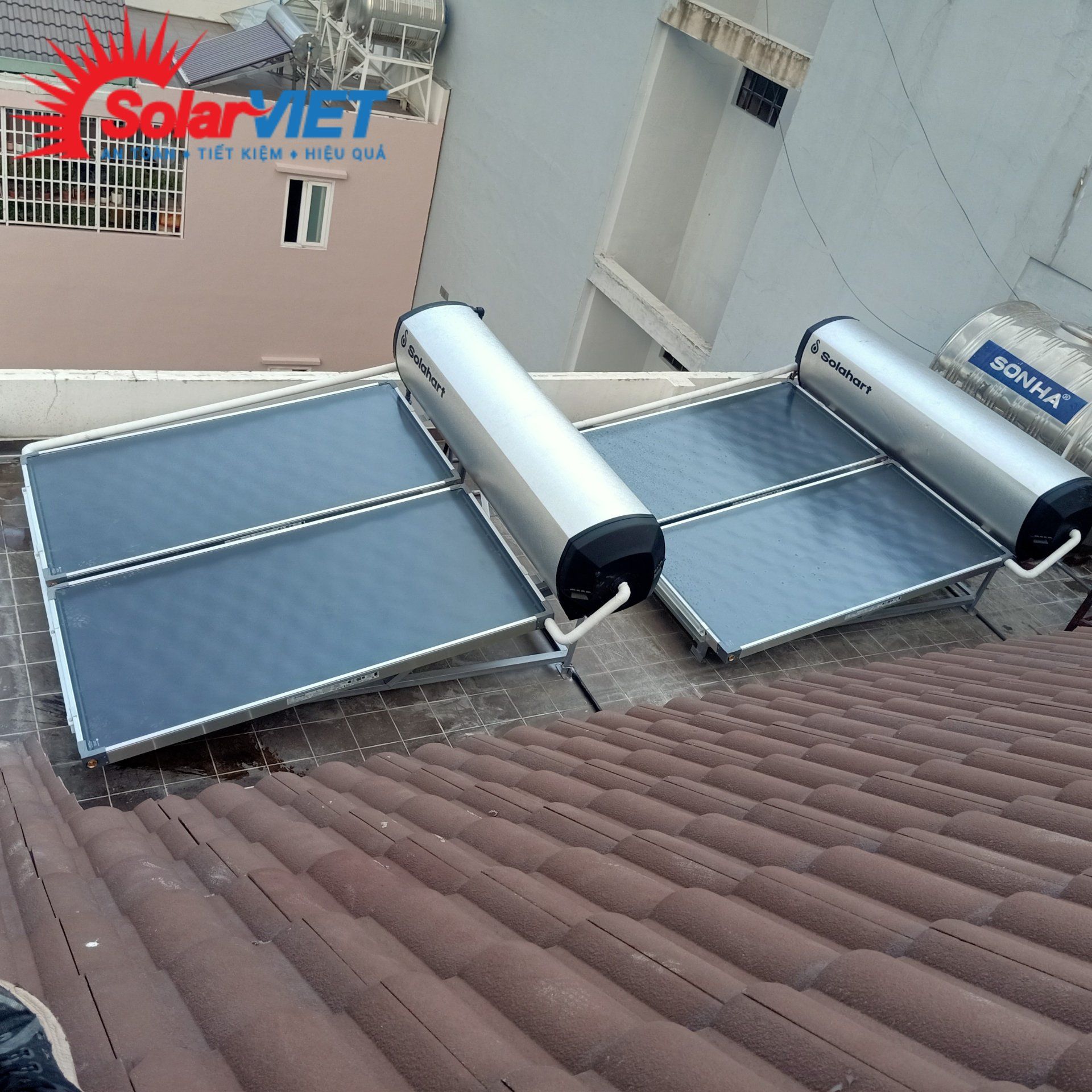 Giàn nước nóng năng lượng mặt trời Solahart